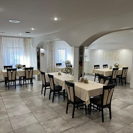 Golden Golem Hotel & Spa Praga Exterior foto